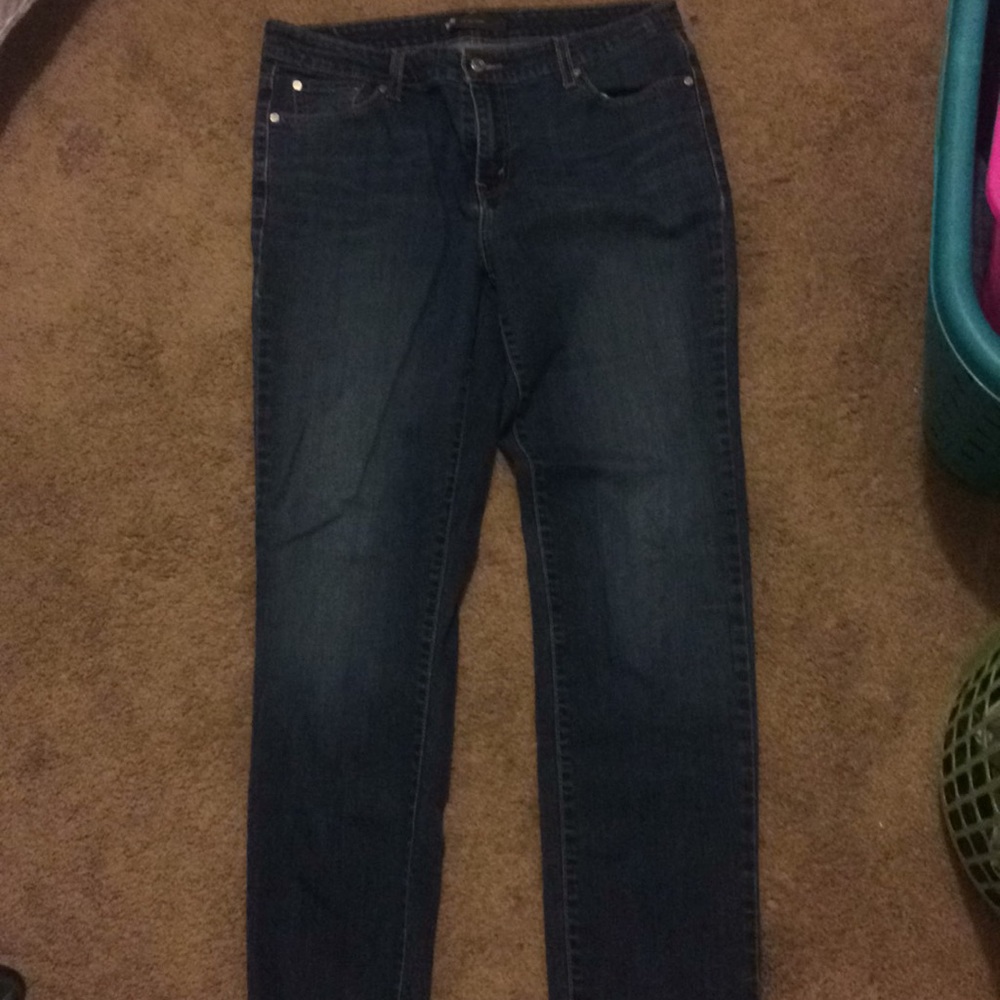 Levi’s mid rise skinny jeans